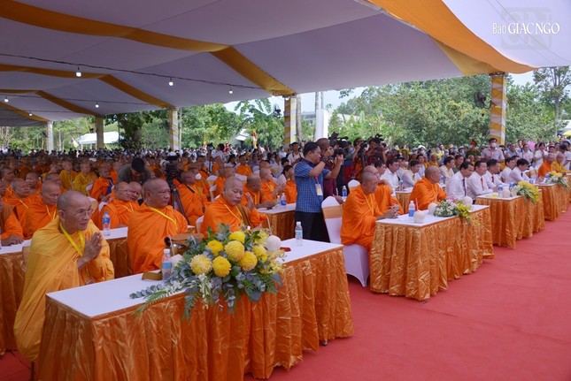 Đức Pháp chủ GHPGVN quang lâm Học viện Phật giáo Nam tông Khmer tại TP.Cần Thơ ảnh 16