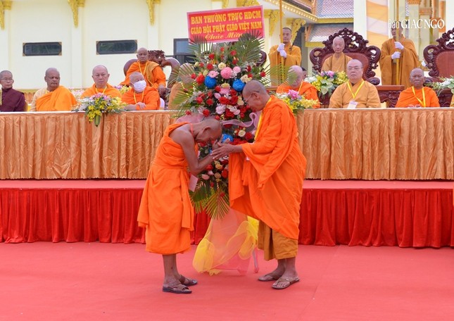 Đức Pháp chủ GHPGVN quang lâm Học viện Phật giáo Nam tông Khmer tại TP.Cần Thơ ảnh 2