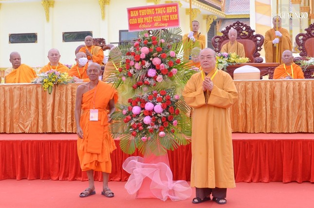Đức Pháp chủ GHPGVN quang lâm Học viện Phật giáo Nam tông Khmer tại TP.Cần Thơ ảnh 19