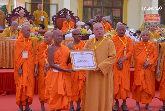 Đức Pháp chủ GHPGVN quang lâm Học viện Phật giáo Nam tông Khmer tại TP.Cần Thơ ảnh 25