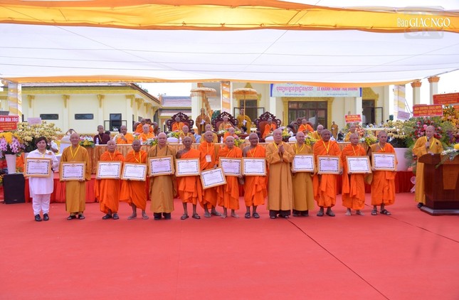 Đức Pháp chủ GHPGVN quang lâm Học viện Phật giáo Nam tông Khmer tại TP.Cần Thơ ảnh 29
