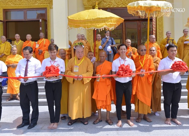 Đức Pháp chủ GHPGVN quang lâm Học viện Phật giáo Nam tông Khmer tại TP.Cần Thơ ảnh 33