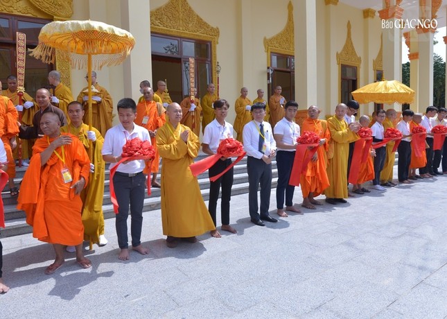 Đức Pháp chủ GHPGVN quang lâm Học viện Phật giáo Nam tông Khmer tại TP.Cần Thơ ảnh 34