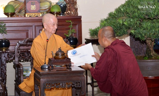 Thượng tọa Dhammapiya, Tổng Thư ký Liên minh Phật giáo Thế giới (IBC) dâng thư cung thỉnh Đức Pháp chủ GHPGVN ảnh 3