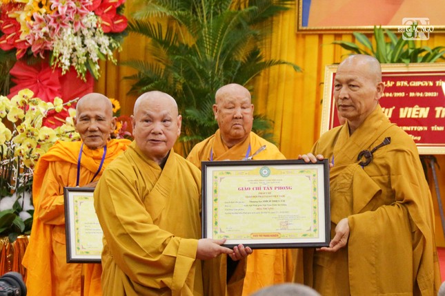Giáo hội Phật giáo Việt Nam tỉnh An Giang trọng thể kỷ niệm 30 năm thành lập ảnh 30