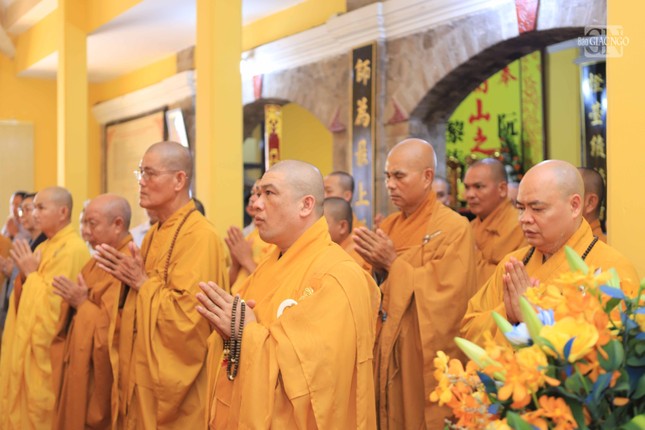 Đức Pháp chủ GHPGVN về tổ đình Thiên Thai tưởng niệm 70 năm ngày Tổ sư Huệ Đăng viên tịch ảnh 12