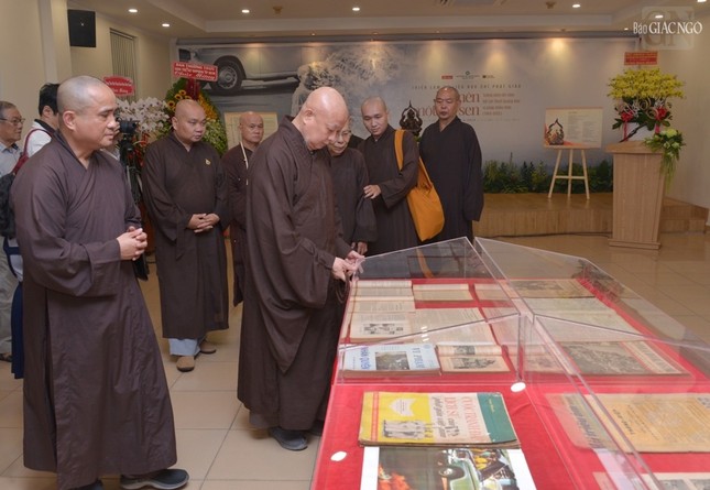 Khai mạc triển lãm tư liệu Phật giáo với chủ đề "Kết nên một đài sen" ảnh 15