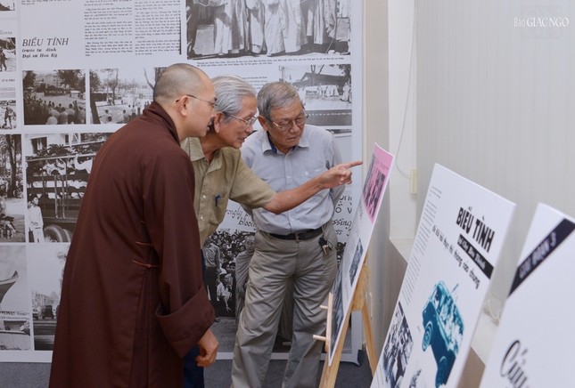 Khai mạc triển lãm tư liệu Phật giáo với chủ đề "Kết nên một đài sen" ảnh 17