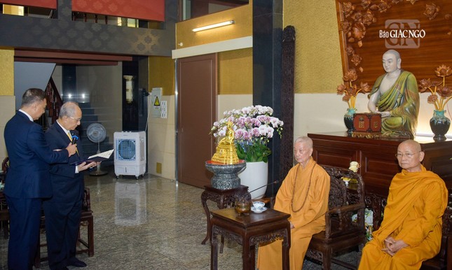 Hội Liên hữu Phật giáo Thế giới đảnh lễ cung thỉnh Đức Pháp chủ vào ngôi vị Chứng minh tối cao ảnh 9