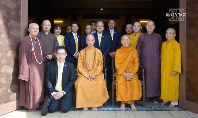 Hội Liên hữu Phật giáo Thế giới đảnh lễ cung thỉnh Đức Pháp chủ vào ngôi vị Chứng minh tối cao ảnh 18