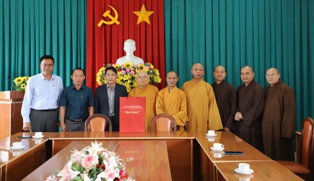 Lâm Đồng: Phân ban Phật tử Dân tộc T.Ư thăm Ban Trị sự và Ban Tôn giáo tỉnh ảnh 3
