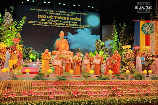 Trang nghiêm Đại lễ tưởng niệm Đức Thánh Tổ Ni, chư tôn đức Ni tiền bối hữu công Phật giáo Việt Nam  ảnh 26