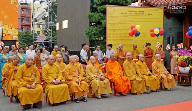 Khai mạc triển lãm “Lửa thiêng rực sáng sử vàng” kính mừng Phật đản Phật lịch 2567 ảnh 1