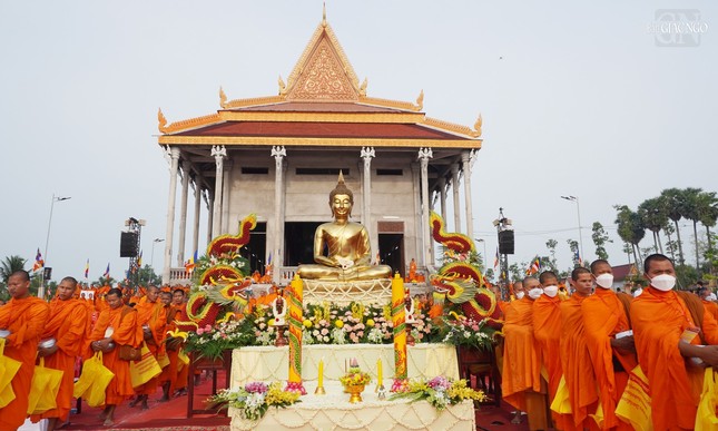 TP.Cần Thơ: Trang nghiêm lễ đặt bát hội 3.000 vị Tăng tại Học viện Phật giáo Nam tông Khmer ảnh 7
