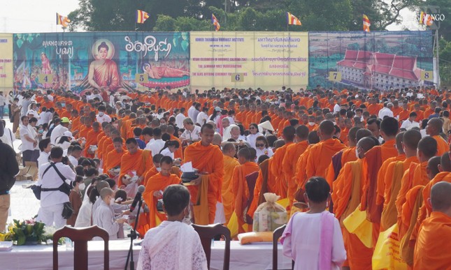 TP.Cần Thơ: Trang nghiêm lễ đặt bát hội 3.000 vị Tăng tại Học viện Phật giáo Nam tông Khmer ảnh 12