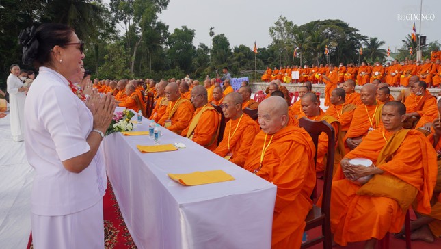 TP.Cần Thơ: Trang nghiêm lễ đặt bát hội 3.000 vị Tăng tại Học viện Phật giáo Nam tông Khmer ảnh 2