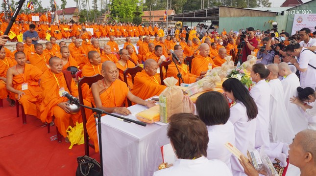 TP.Cần Thơ: Trang nghiêm lễ đặt bát hội 3.000 vị Tăng tại Học viện Phật giáo Nam tông Khmer ảnh 1