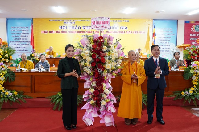 Hội thảo khoa học 'Phật giáo Hà Tĩnh trong dòng chảy lịch sử - văn hóa Phật giáo Việt Nam' ảnh 1