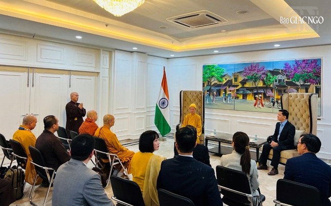 Đức Pháp chủ và phái đoàn GHPGVN thăm Đại sứ quán Việt Nam tại Ấn Độ ảnh 1