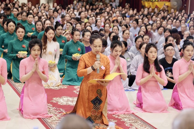 Nghệ An: Ban Trị sự GHPGVN tỉnh tổ chức lễ Vu lan, tổng kết khóa An cư kiết hạ Phật lịch 2567 ảnh 2