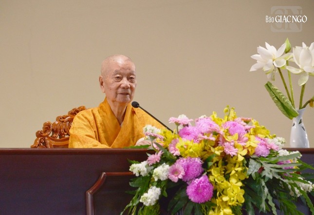 Trưởng lão Hòa thượng Thích Trí Quảng sách tấn Tăng, Ni sinh Học viện Phật giáo VN tại TP.HCM ảnh 6