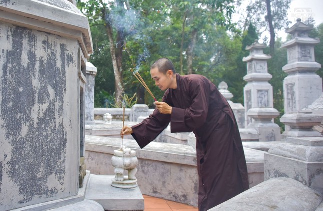 ...thể hiện lòng tri ân đối với các bậc Tổ, Thầy đã khai sáng nên ngôi già lam Bảo Lâm ...thể hiện lòng tri ân đối với các bậc Tổ, Thầy đã khai sáng nên ngôi già lam Bảo Lâm