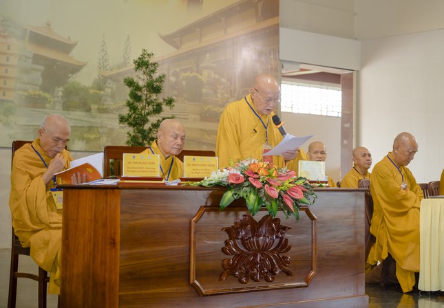 Trưởng lão Hòa thượng Thích Nhật Quang phát biểu trong lễ khai mạc - Ảnh: Đăng Huy