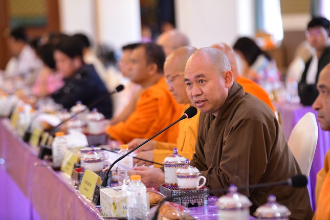 Thượng tọa Thích Đức Thiện đại diện GHPGVN nêu đề xuất đăng cai Đại lễ Vesak 2025 tại TP.HCM