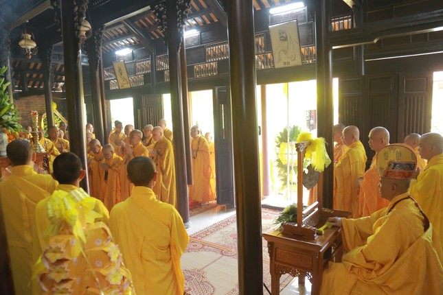 Tại hậu đường tổ đình Kim Tiên