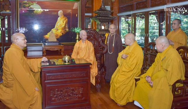 Thiền viện Thường Chiếu được Thiền sư Thích Thanh Từ khai kiến năm 1974 và trụ xứ tu hành, giáo dưỡng đồ chúng suốt nhiều năm tháng