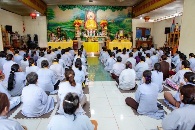 Khóa tu Một ngày an lạc là điểm tựa tâm linh của những người con Phật tại huyện vùng xa