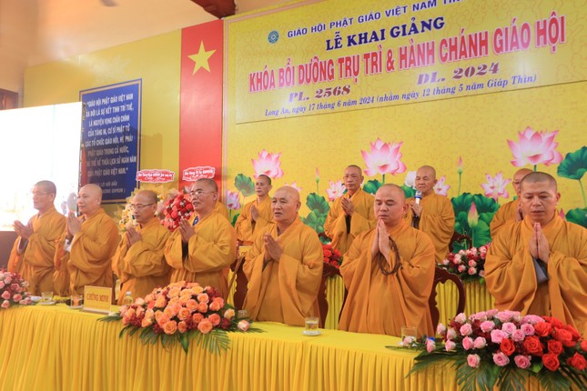 Chư tôn đức chứng minh, tham dự