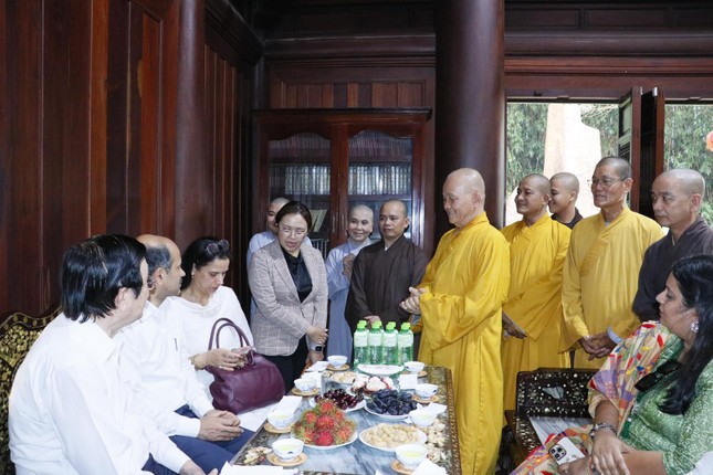 Hòa thượng Thích Minh Thiện có lời chào mừng phái đoàn Đại sứ quán Ấn Độ tại Việt Nam, Tổng Lãnh sự Ấn Độ tại TP.HCM