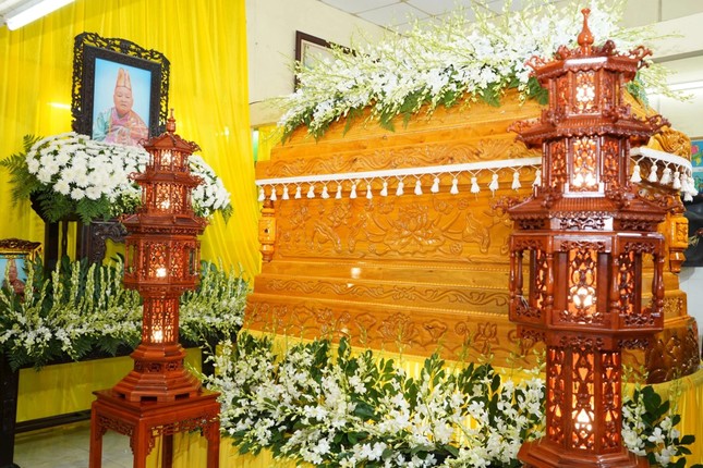 Kim quan Trưởng lão Hòa thượng được tôn trí tại chùa Bửu Hưng (17/1 đường Nguyễn An Ninh, KP.2, P.2, TP.Mỹ Thọ)