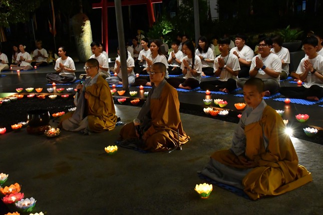 Buổi lễ cũng nêu công lao khó nhọc của cha mẹ để khơi dậy tâm hiếu hạnh trong lòng các bạn trẻ