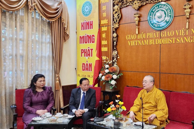 Trưởng lão Hòa thượng Thích Thanh Nhiễu phát biểu chào mừng phái đoàn đã đến thăm