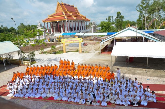 Hơn 200 thiền sinh tham gia khóa thiền Vipassana diễn ra từ ngày 21-7-2024 đến ngày 4-8-2024