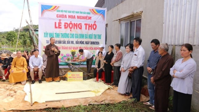 Thượng tọa Thích Quảng Tuấn phát biểu tại lễ động thổ xây nhà tình thương Thượng tọa Thích Quảng Tuấn phát biểu tại lễ động thổ xây nhà tình thương