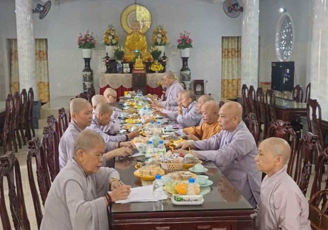 Buổi họp của Phân ban Ni giới tỉnh Bến Tre