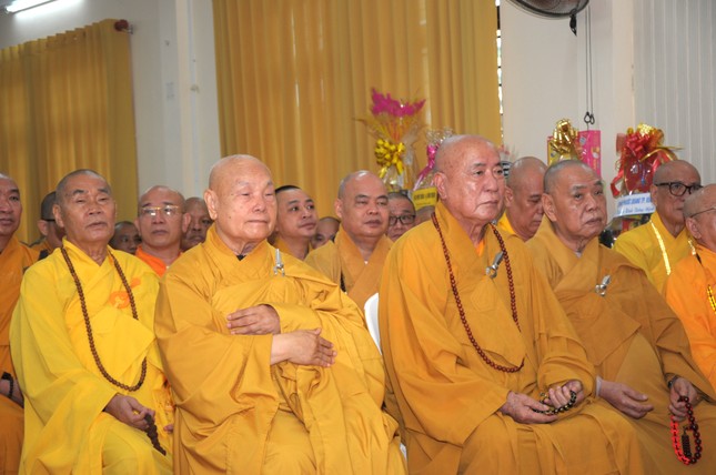 Chư tôn đức tham dự lễ Chung thất Hòa thượng Thích Huệ Trí tại Văn phòng Ban Trị sự tỉnh - chùa Từ Quang, TP.Vũng Tàu