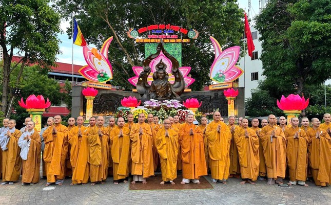 Tăng Ni Phật giáo quận 3 tưởng niệm 61 năm ngày Bồ-tát Thích Quảng Đức vị pháp thiêu thân