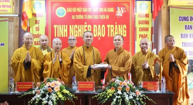 Trao cúng dường trại trường hạ chùa Thiên Ân (Hà Giang)