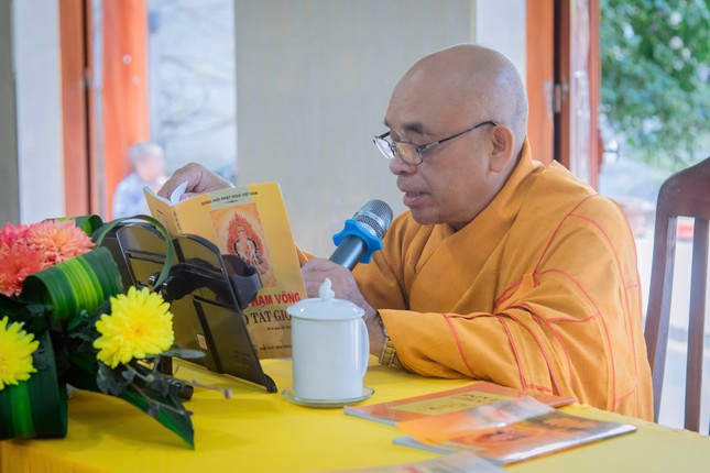 Thượng tọa Thích Minh Thanh trùng tuyên Bồ-tát giới Thượng tọa Thích Minh Thanh trùng tuyên Bồ-tát giới