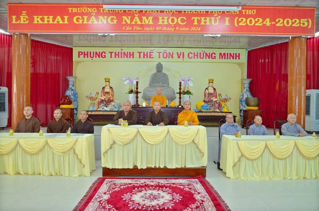 Chư tôn đức Ban Giám hiệu