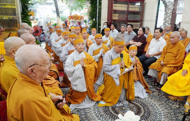 Môn đồ đệ tử dâng lời tưởng niệm ân sư