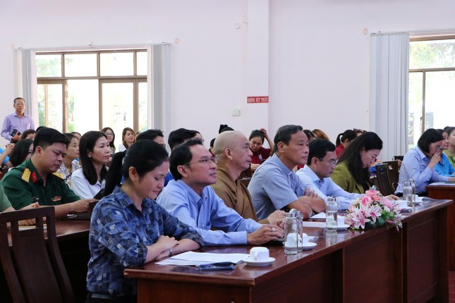 Các đại biểu tham dự Các đại biểu tham dự