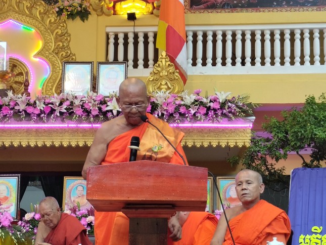 Hòa thượng Thạch Sok Xane phát biểu khai mạc