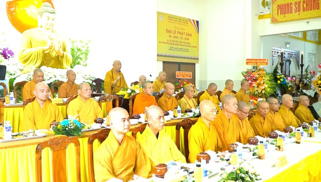 Trưởng lão Hòa thượng Thích Như Tín ban đạo từ