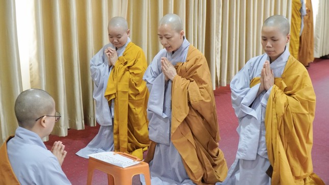 Trường hạ có 283 vị Tỳ-khiêu-ni