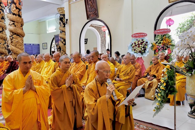 Hòa thượng Thích Giác Trí cung tuyên tiểu sử